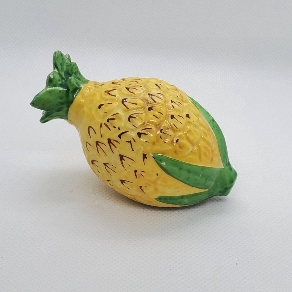 Vintage Salt & Pepper Shakers Pineapple Ceramic Japan - Picture 6 of 8